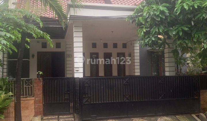 Dijual Rumah Cantik 2 Lantai Di Perumnas Jatinegara  1