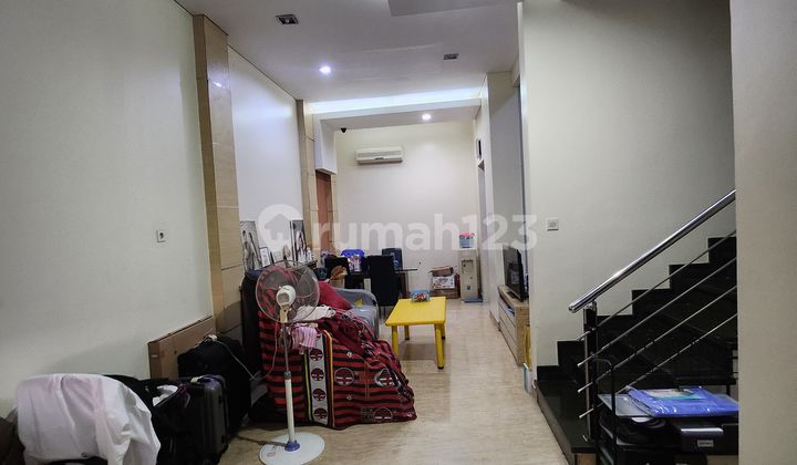 3-Story House in Kopyor Timur, Kelapa Gading