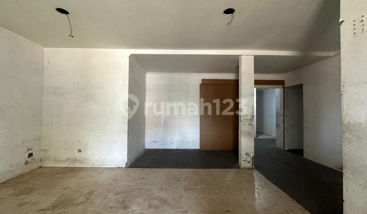 Ruang Usaha Lokasi Strategis Di Daerah Jatiwaringin Bisa Untuk Showroom 