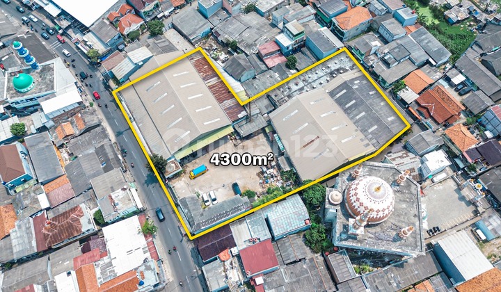 Neat Ready-to-Use Warehouse in Tipar Cakung