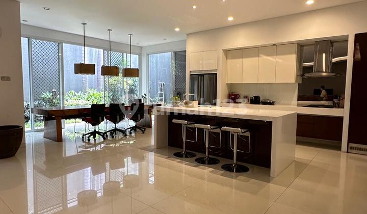 Dijual Rumah Mewah Dua Lantai Kota Baru Parahyangan Bandung Dijual Rumah Mewah Dua Lantai Kota Baru Parahyangan Bandung