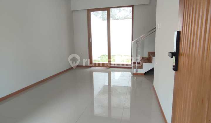 Two-Story House. Three Bedrooms. Bali Garden Bandung