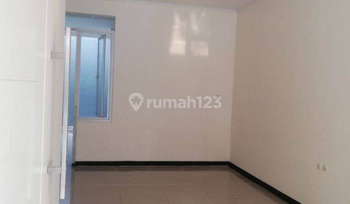 Rumah Modern Minimalis 2 Lantai  Taman Kopo Indah 5 Bandung 1