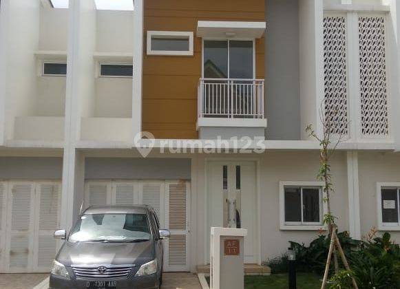 RUMAH ADA CLUB HOUSE DI DALAM  CLUSTER SUMMARECON BANDUNG* 1