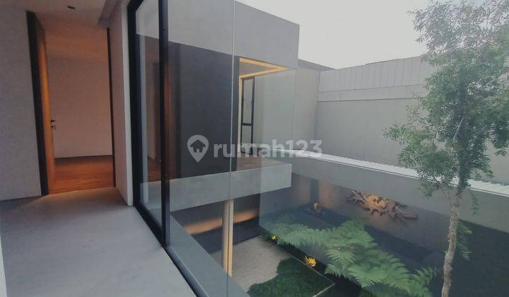 Rumah Baru 2 Lantai Modern Tropical Arsiter Ternama 1