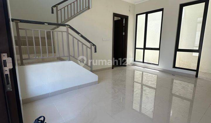 Rumah 2 Lantai Minimalis  Di Podomoro Park Buah Batu 2