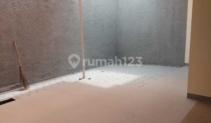 RUMAH SATU LANTAI HADAP UTARA KOTA BARU PARAHYANGAN 2