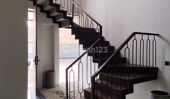 Rumah Baru  Full Furnished Kota Baru Parahyangan Bandung 2