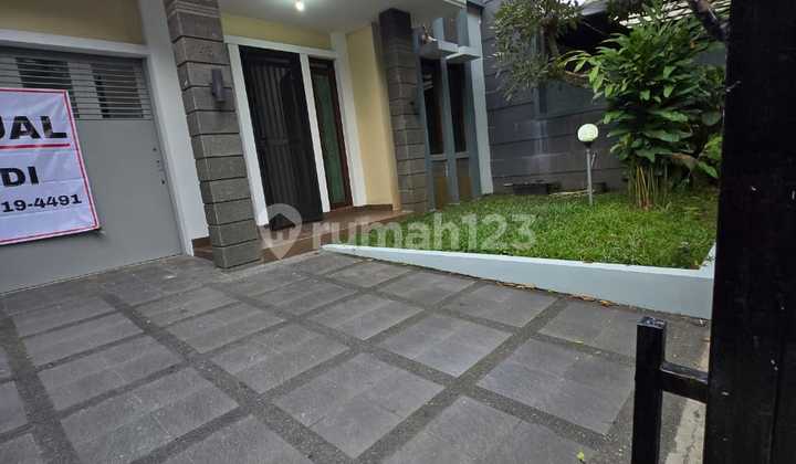 Ready-to-Live One and a Half Story Semi Furnished House in Batununggal