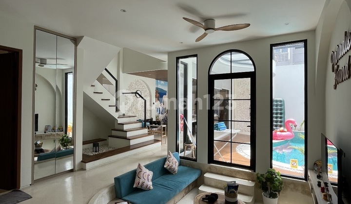 Disewa Rumah View Danaukolam Renang Kota Baru Parahyangan Bandung 2