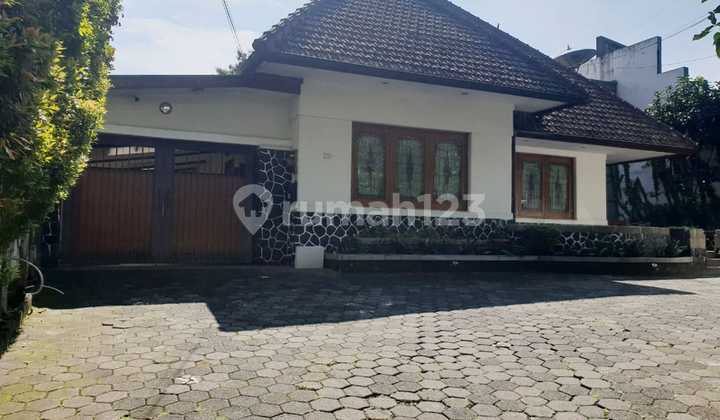 Rumah Klasik Satu Lantai, Luas, Mainroad Cipaganti Bandung Rumah Klasik Satu Lantai, Luas, Mainroad Cipaganti Bandung