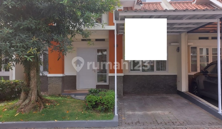 Semi-Furnished House with Strategic Location in Kota Baru Parahyangan