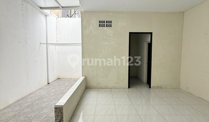Rumah Dua Lantai Dekat Tol Margaasih Taman Kopo Indah 5 2