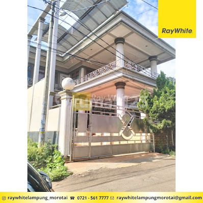 Two-story house in the city center