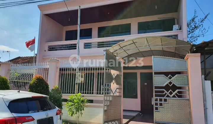 Rumah Terawat Dukuh Kupang Row Jalan 2 Mobil Dekat Raya Mayjend, Mall Ciputra