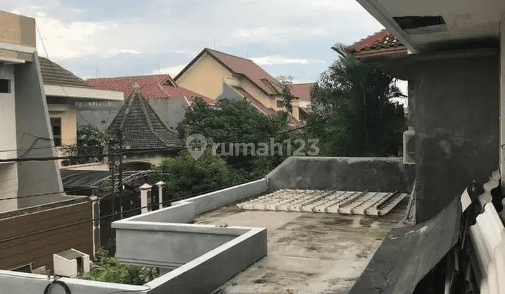Semi Furnish Luas 400an Sidosermo Siap Huni One Gate System 13