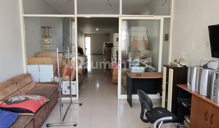 Two-Story Shop House on Kutai Tengah Main Road, Suitable for Business