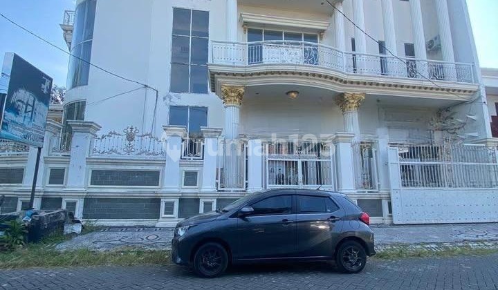 Rumah Mewah Rungkut Asri 3 Lantai Siap Huni Strategis Dekat MERR Rumah Mewah Rungkut Asri 3 Lantai Siap Huni Strategis Dekat MERR