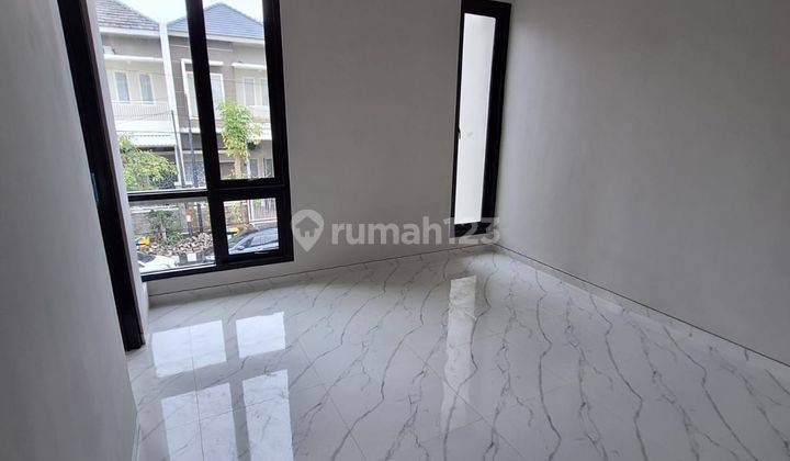 Dijual Rumah Minimalis 2 Lt Kutisari Indah 2