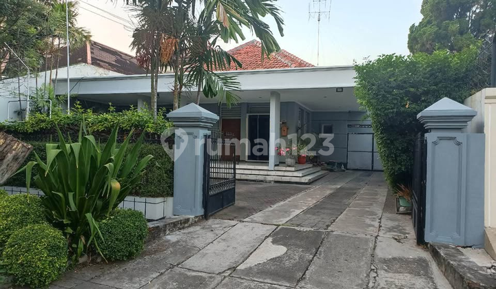Rumah Pusat Kota Terawat Siap Huni Strategis Selangkah Raya Darmo dan Taman Bungkul