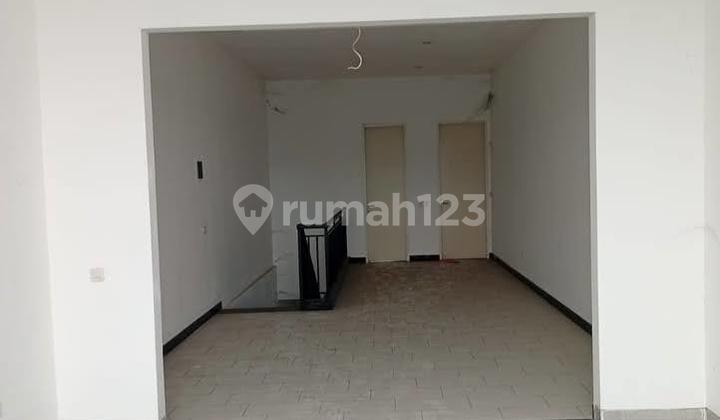 Kutisari 3-Storey Ruko Ready for Use, Strategic Location Near Tenggilis, Kendangsari 2