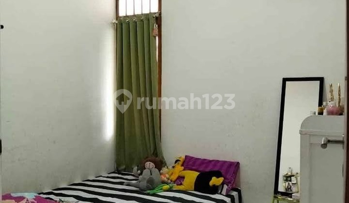 Rungkut Ready-to-Occupy Well-Maintained House, Strategically Located Near UPN, MERR 2