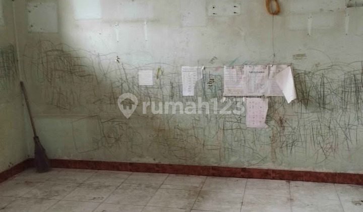 Bendul Merisi House Needs Renovation, Strategic Location Near Margorejo 2