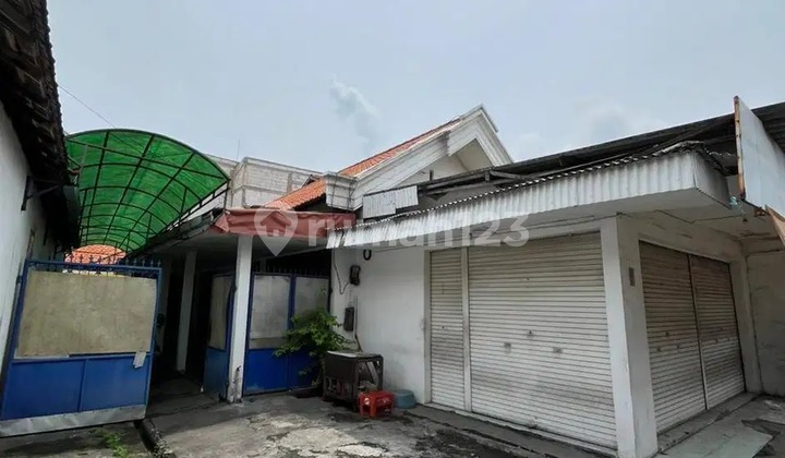 Old House on Jambangan Main Road Suitable for Commercial or Boarding House, Strategic Location Near Ketintang, UNESA. 2