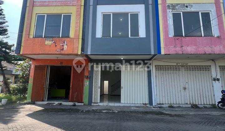 For sale: Green Mansion Shop House, Price 800 Million, Near Pondok Candra 1