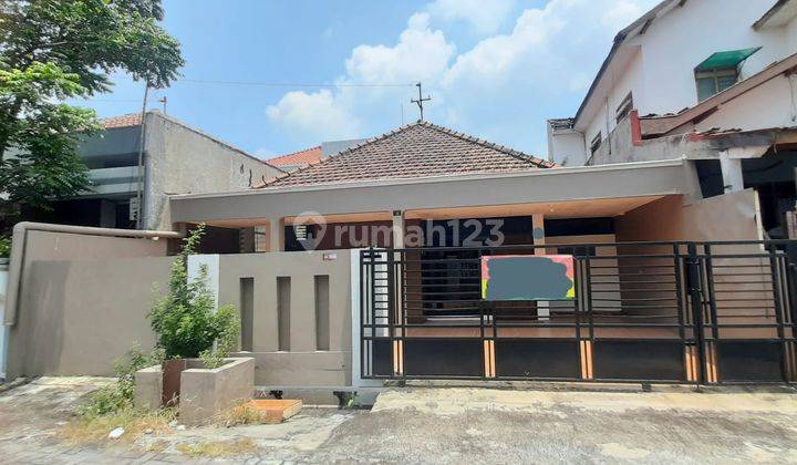 Rumah Tengah Kota 2 lantai Minimalis Akses Mudah  1
