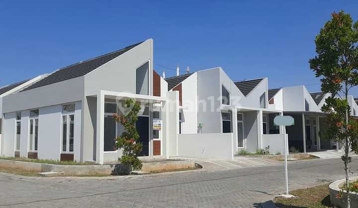 1-Story Ready-to-Use House in Gajah Raya Flood-Free