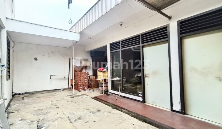 Suitable for Business in a Strategic City Center 2