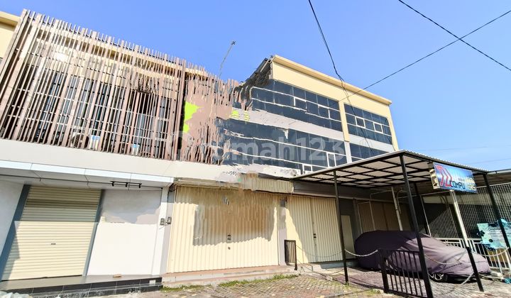 Two-Story Shop House in Kedungmundu Ready to Occupy 1