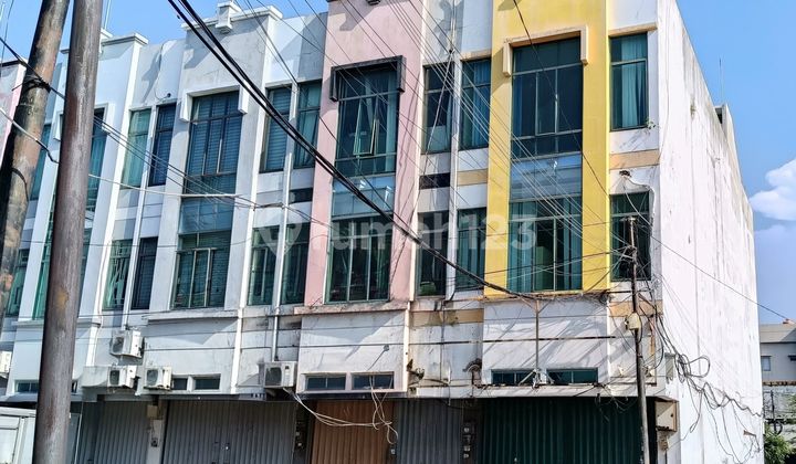 3-Story Shop House in City Center, Negotiable Price 1