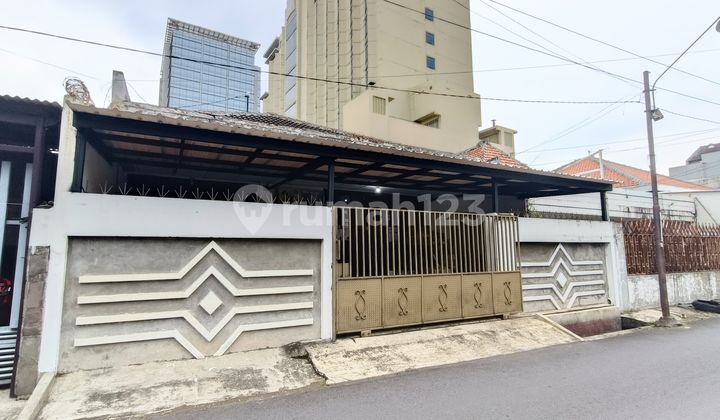 Suitable for Business in a Strategic City Center 1