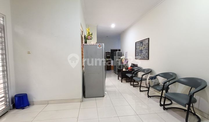 Ready-to-Occupy House in the City Center, Flood-Free 2