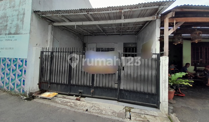 Rumah Lamper Tengah hanya 30 meter dari jalan Raya utama