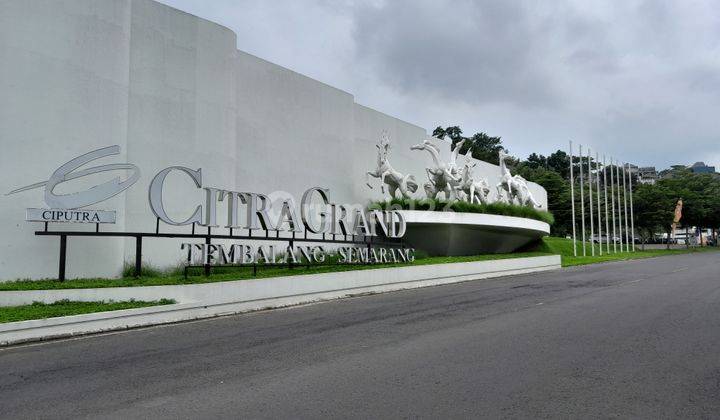 Rumah Citra Grand ada View cantik pintu masuk perumahan 2