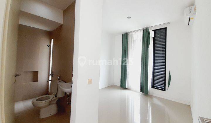 Rumah Citra Grand ada View cantik pintu masuk perumahan 9