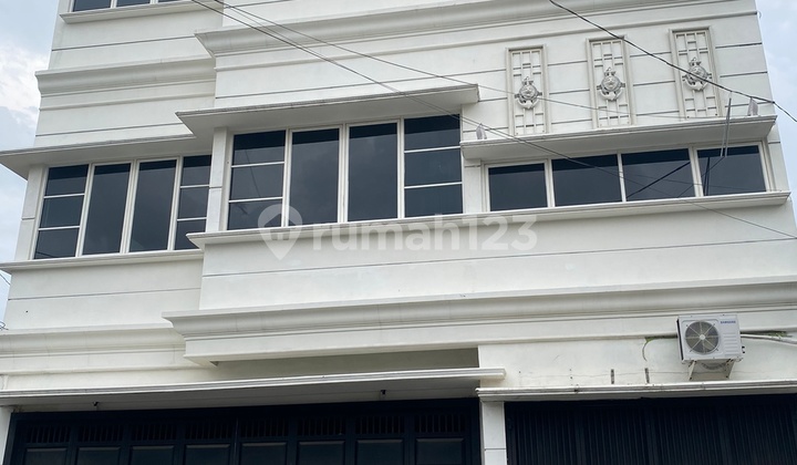 Disewakan Rumah 3 Lantai di Tengah Kota Semarang 2