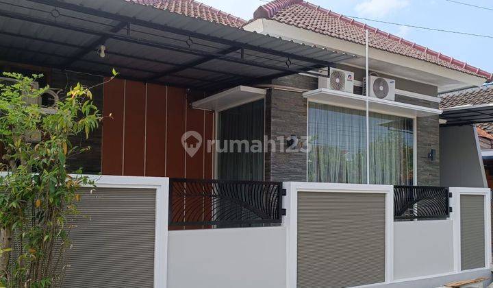 Rumah cantik full furnish di Wolter Monginsidi Semarang Timur 1