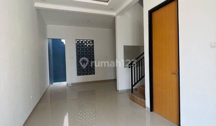 Rumah Modern 2 Lantai Di Banyumanik Semarang Selatan 2