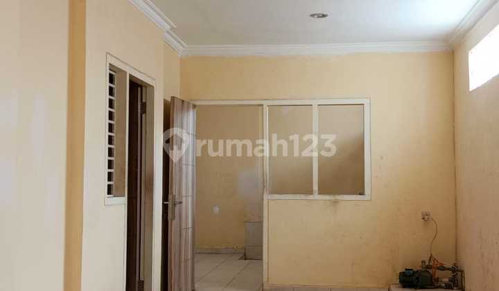 Rented House with 10 Bedrooms in Central Semarang 2
