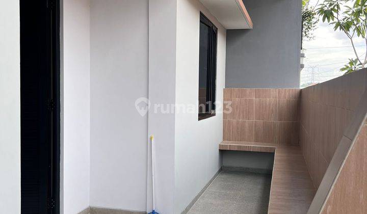Rumah baru 2 lt baru gress, aman, nyaman, tidak banjir, akses jalan 2 mobil.