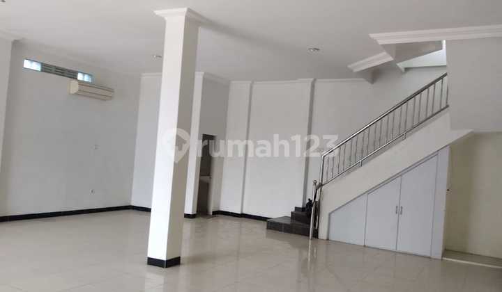 Nice Shop House for Rent in Gayamsari, Land Area 270 M2, Spacious Parking 2