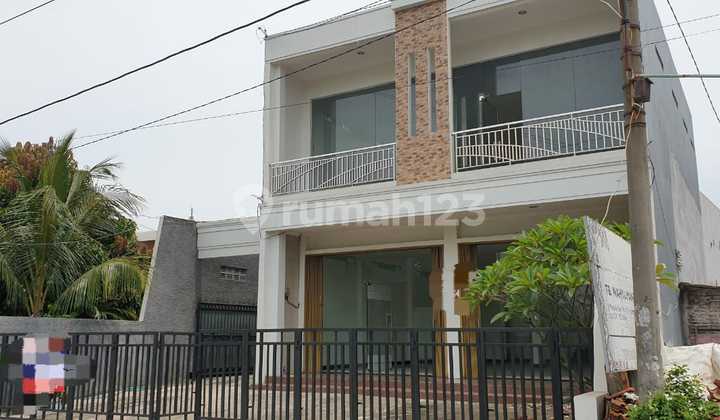 Nice Shop House for Rent in Gayamsari, Land Area 270 M2, Spacious Parking 1