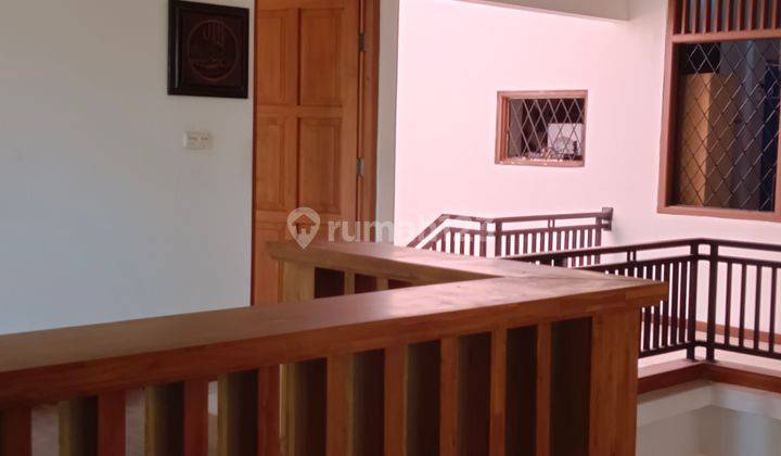 Rumah bagus 2 lantai di Plamongan 26