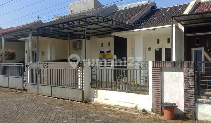 Beautiful House in Tembalang 1
