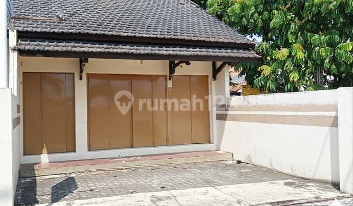 Strategic Shop House in Banyumanik 1