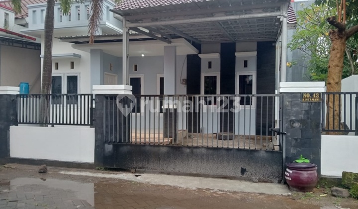 Beautiful House in Tembalang 1